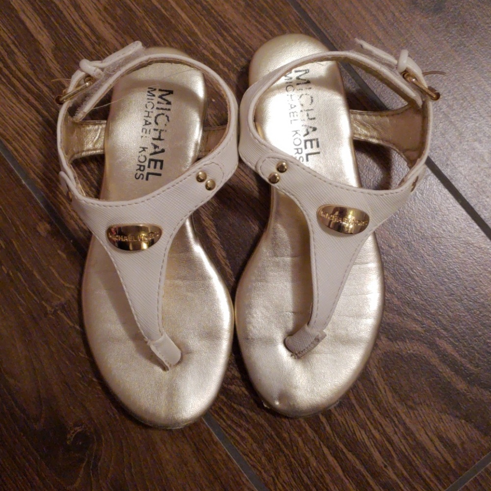 Sandles